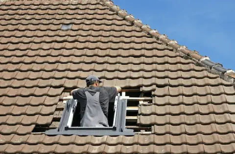 Pose de velux - Castine-en-Plaine